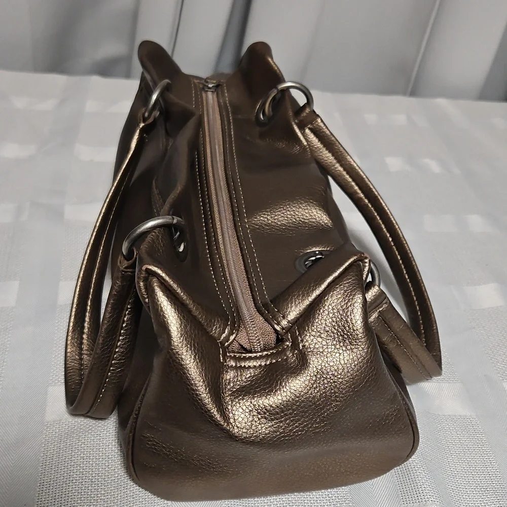 Tommy Hilfiger Bronze Vintage-style Baguette/barrel Bag